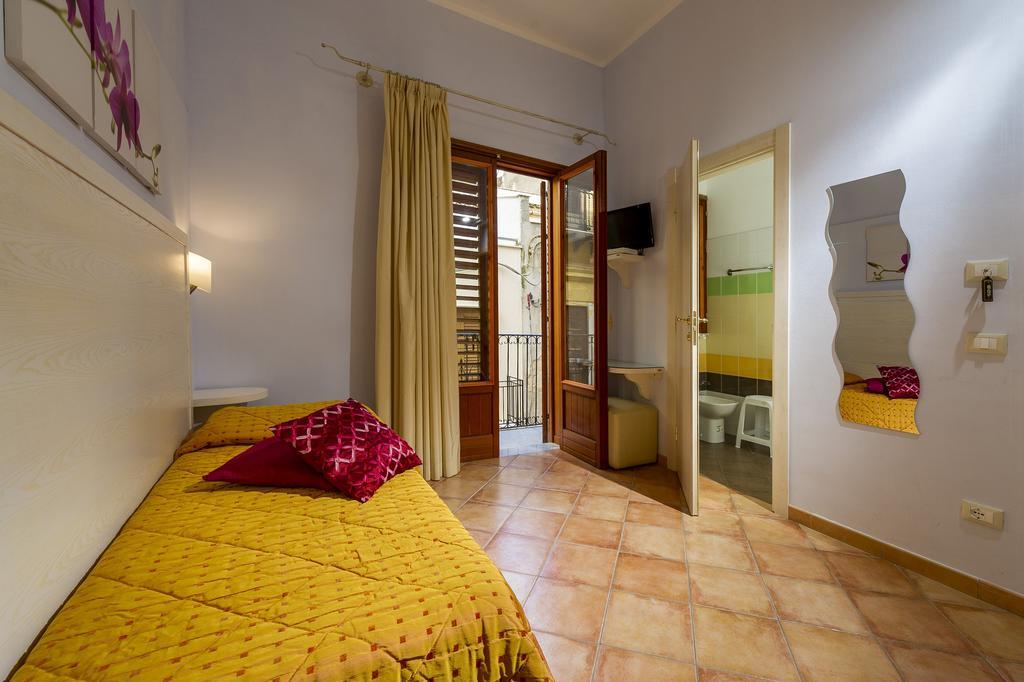 Badia Rooms & Breakfast Castellammare del Golfo Szoba fotó